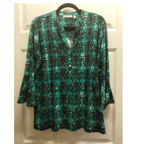 Notations Tops - Notations Women's Size Large Green Snakeskin Print Bell Sleeve Popover Top